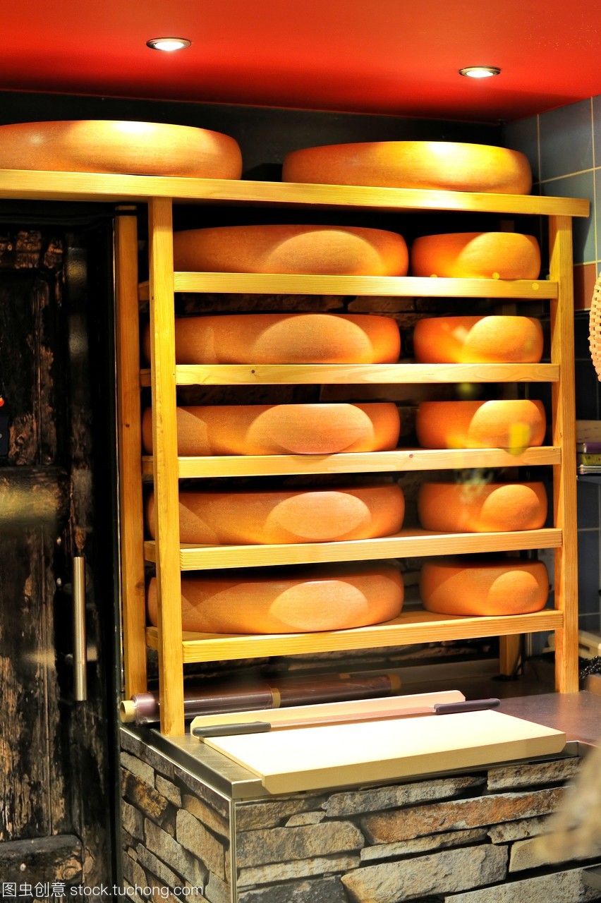 享樂,乳品,產(chǎn)品,農(nóng)業(yè),享受,銷售,奶制品,儲(chǔ)藏室,做,區(qū)域,衰老,買,負(fù)荷,變老,面積,生產(chǎn),裝載,制作,架子,陶瓷,成熟,高達(dá),裝,愉快,存儲(chǔ),儲(chǔ)藏,購買,乳制品,圓,制造,商店,牛奶場,地域,商務(wù)人士,快樂,瑞士,市場